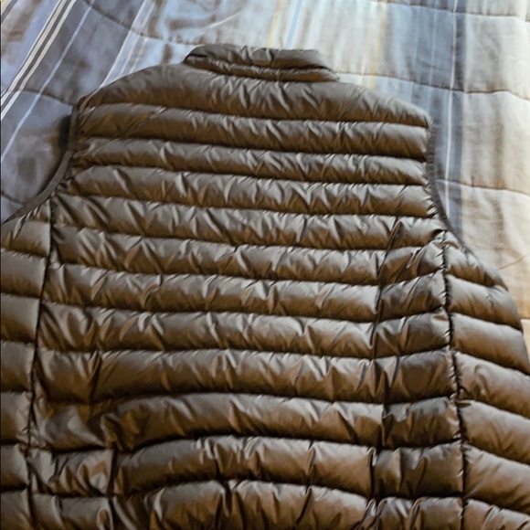 A Black Hawke&Co. Vest - Picture 2 of 8